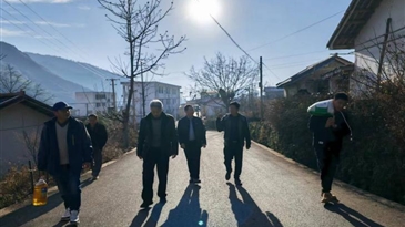 涼山州益門煤業(yè)有限責(zé)任公司開展“駐村幫扶送關(guān)懷?溫暖過(guò)冬暖民心”慰問(wèn)工作