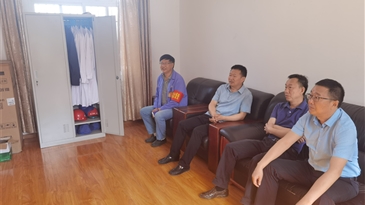 張劍一行下沉到州工投集團(tuán)所屬企業(yè)督導(dǎo)檢查森林草原防滅火、安全生產(chǎn)、防災(zāi)減災(zāi)、疫情防控工作