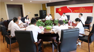 州委常委、鹽源縣委書記、州國(guó)資委黨委書記尹江濤一行到?jīng)錾焦ね墩{(diào)研指導(dǎo)工作