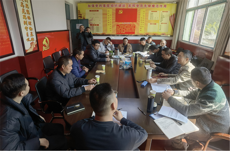 涼山工投集團黨委副書記、總經(jīng)理楊云帶隊赴益門煤業(yè)開展“2·3”2511備采工作面一氧化碳超限報警事故追查工作