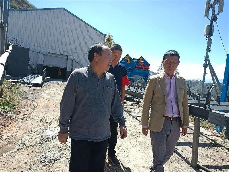 涼山工投集團(tuán)副總經(jīng)理劉建偉赴錦寧礦業(yè)開展安全環(huán)保督導(dǎo)檢查
