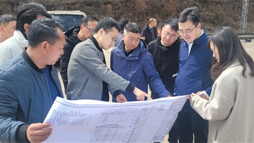 涼山工投集團(tuán)組織專(zhuān)家團(tuán)隊(duì)到喜德縣玄武巖礦開(kāi)發(fā)利用項(xiàng)目現(xiàn)場(chǎng)進(jìn)行調(diào)研