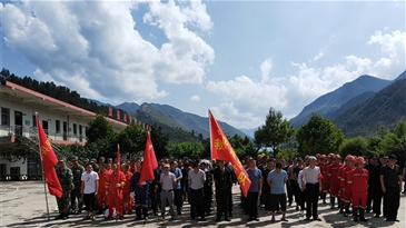 防范化解災(zāi)害風(fēng)險(xiǎn) 筑牢安全發(fā)展基礎(chǔ) --益門煤業(yè)公司聯(lián)合益門鎮(zhèn)開展抗震救災(zāi)應(yīng)急演練