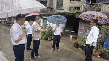 多看一眼，安全保險(xiǎn)，多防一步，少出事故 ——涼山工投集團(tuán)在行動(dòng)