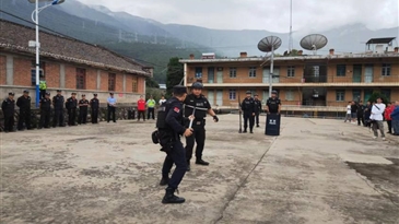 “警企聯(lián)動(dòng)”西昌永盛公司組織開(kāi)展企業(yè)安全反恐防暴培訓(xùn)會(huì)